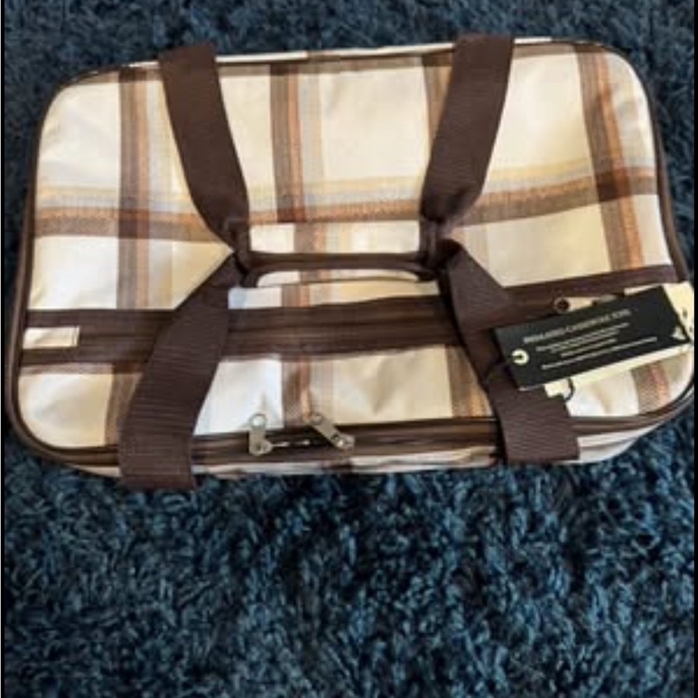 Bee &Willow home plaid insulated casserole tote holds up to 4 quart dish